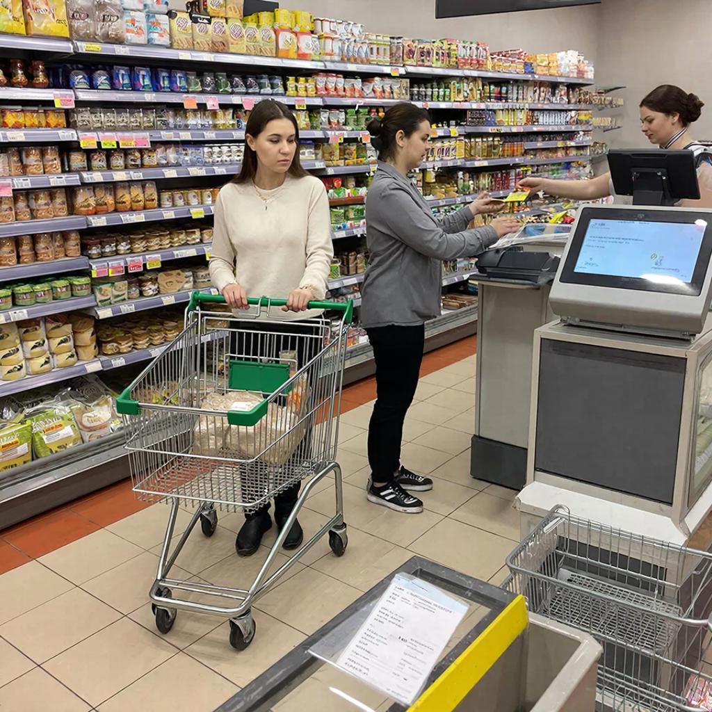 «Светофор» теперь берёт плату за использование продуктовых тележек