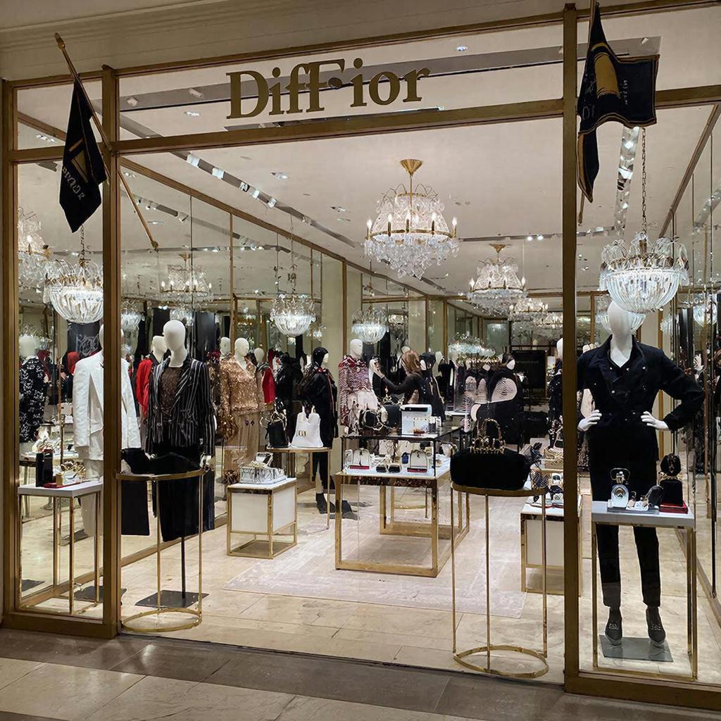 Dior устроил поп-ап магазин в лондонском Selfridges
