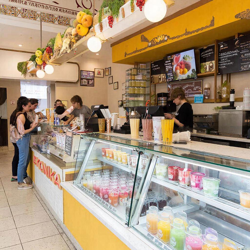 Ekonika запускает модный йогурт-бар на Малой Бронной
