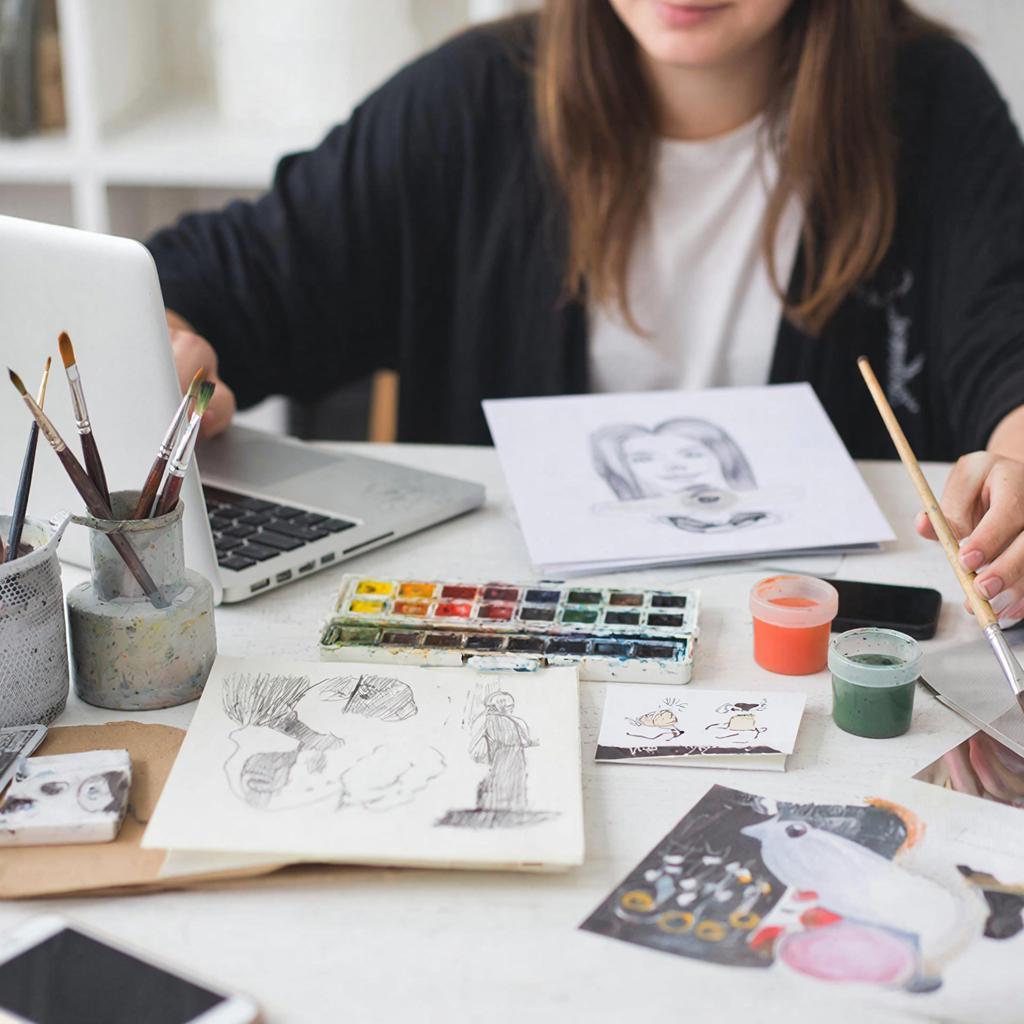 От рисунков до империи канцелярии: история успеха КанцБюро