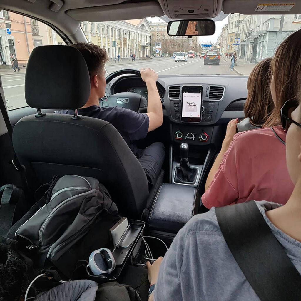 Яндекс запустит молодежное такси Fasten