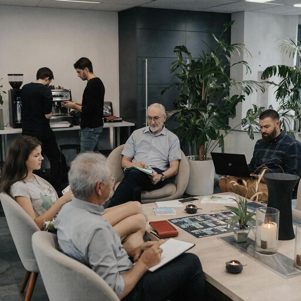 Москва ищет специалиста по расслаблению сотрудников за 100 тысяч рублей